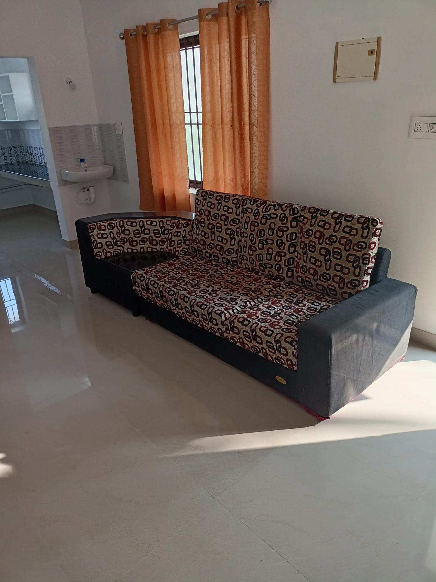 Space Villa Homestay Irimbranallur Екстер'єр фото