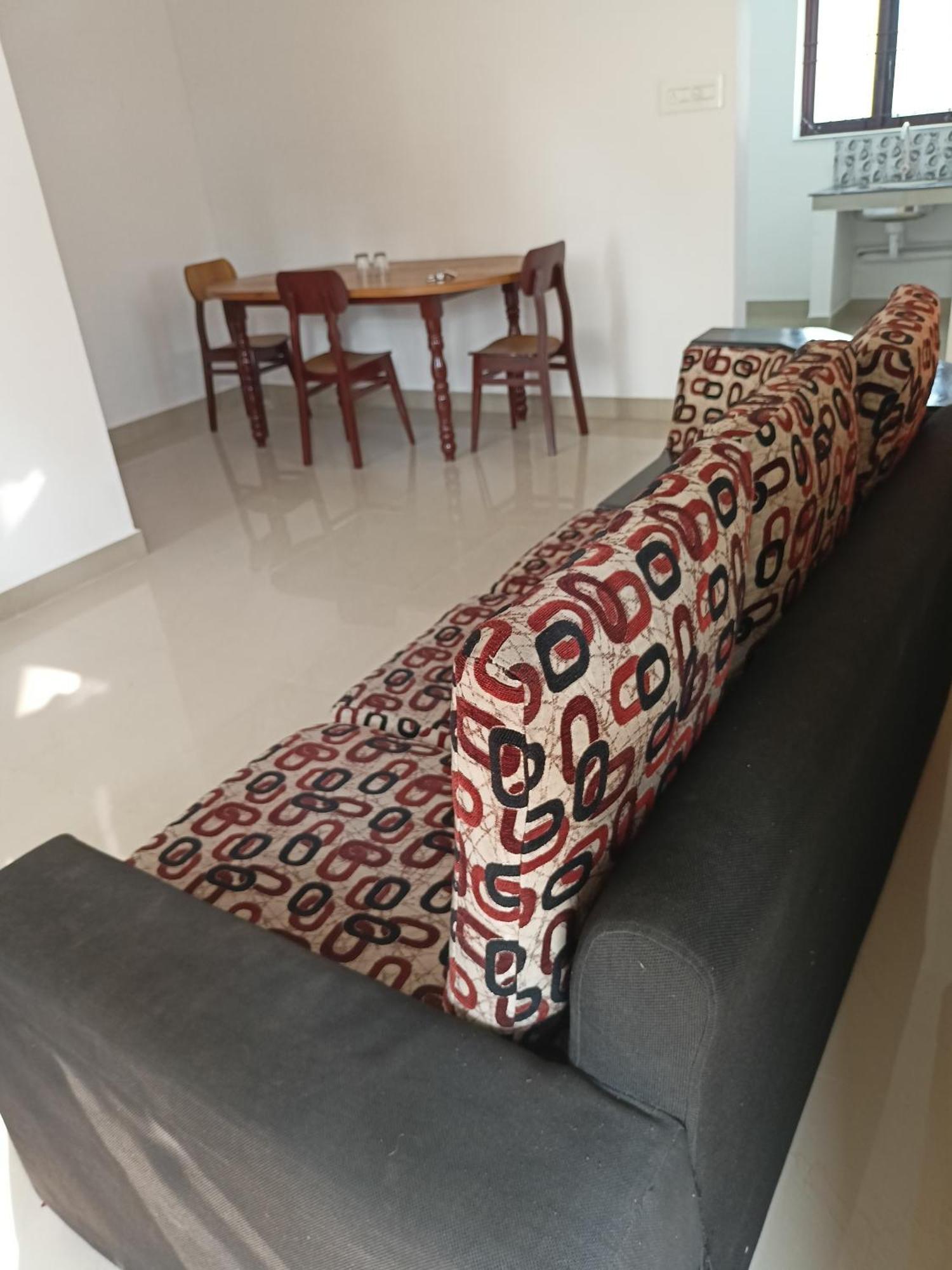 Space Villa Homestay Irimbranallur Екстер'єр фото