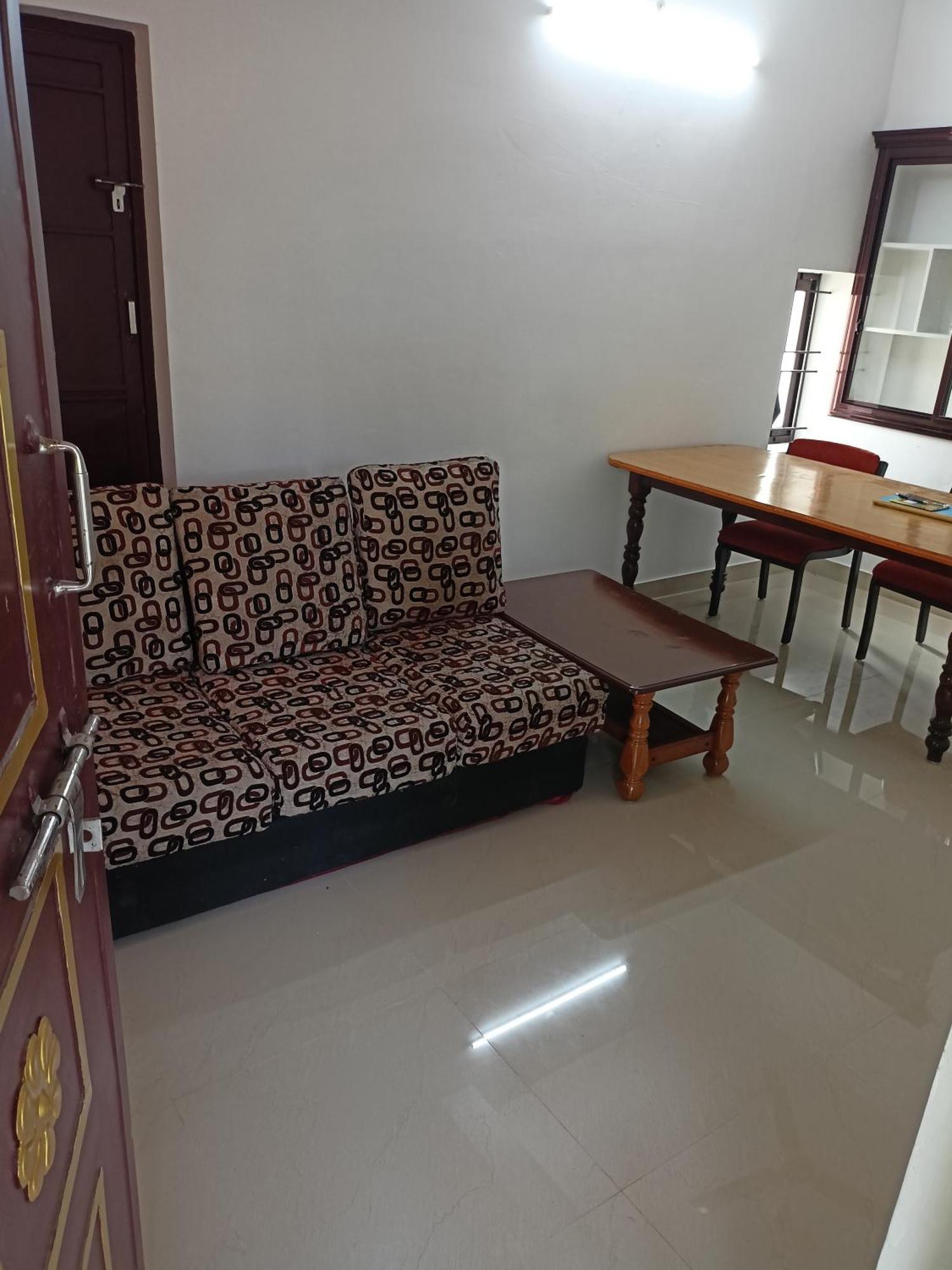 Space Villa Homestay Irimbranallur Екстер'єр фото